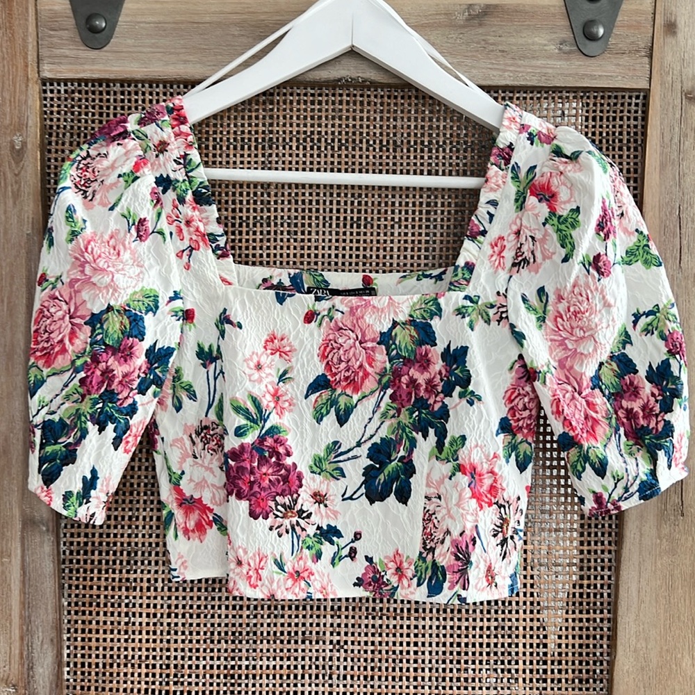 Zara Woman Jacquard Floral top NWOT- unworn